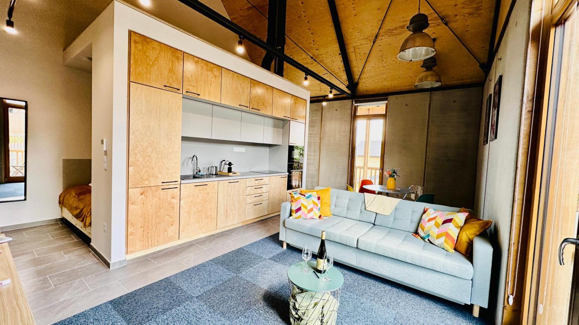 Zengo 9 Kadarka Apartman, *